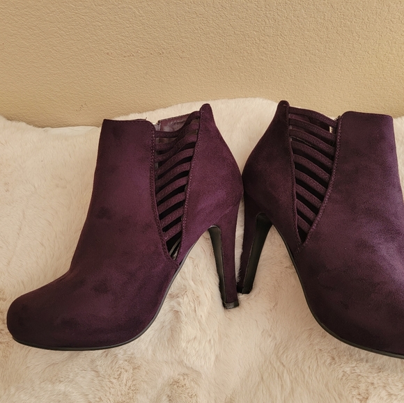 Dark Purple Brushed Suede Ankle Booties size 10w - Picture 7 of 8